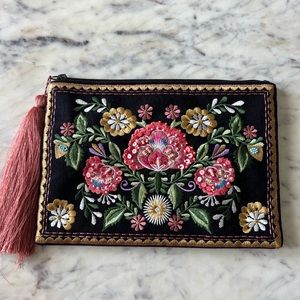 Handbag with tassel